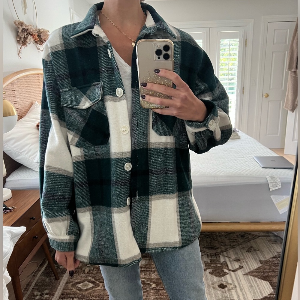 Plaid shirt jacket shacket size medium green blue cream